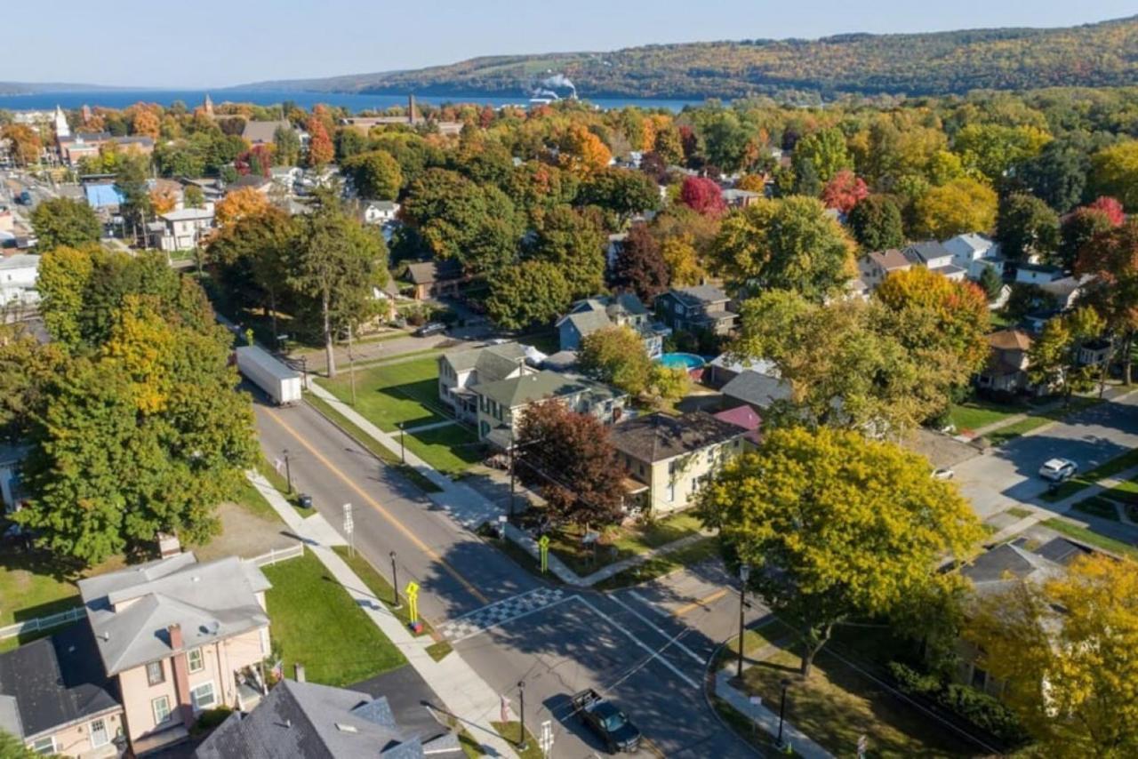 Walk To State Park! Eateries & Pubs! Holiday home *